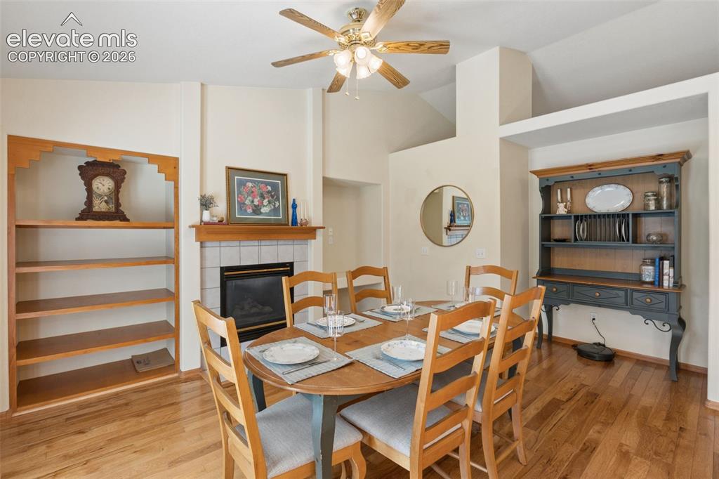 Image 12 of 36: Dining Area