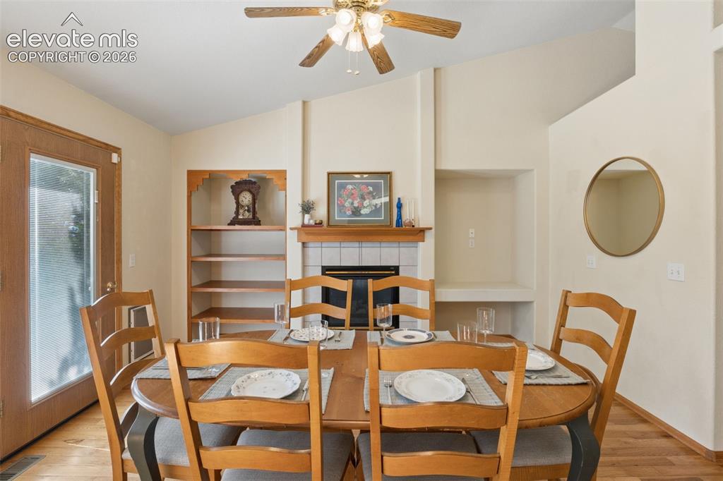 Image 8 of 36: Dining Area