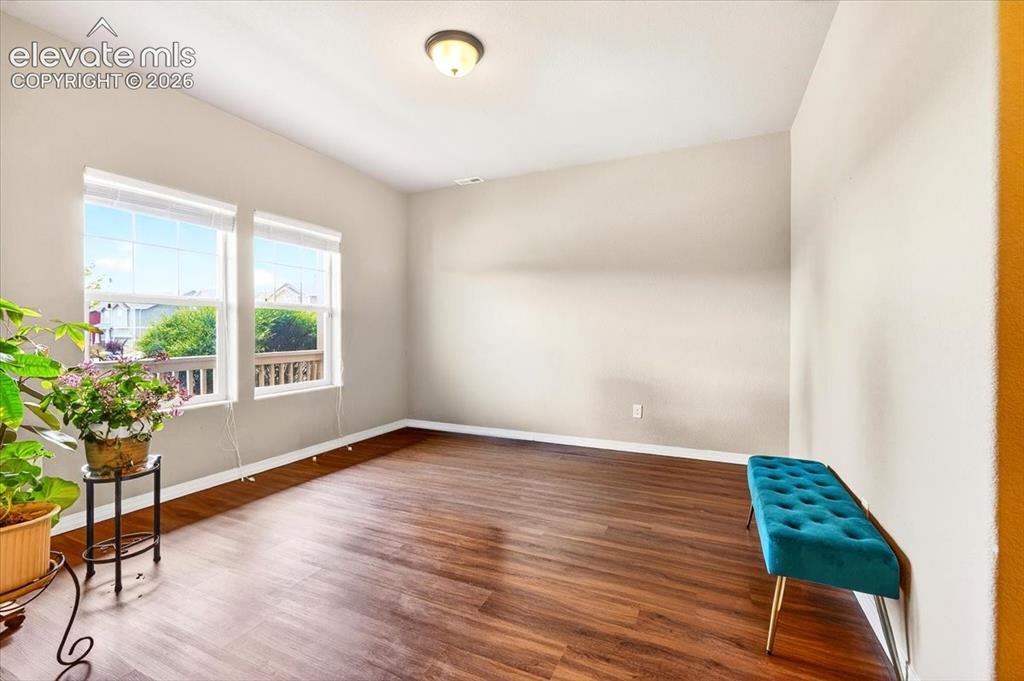 Image 11 of 50: Office