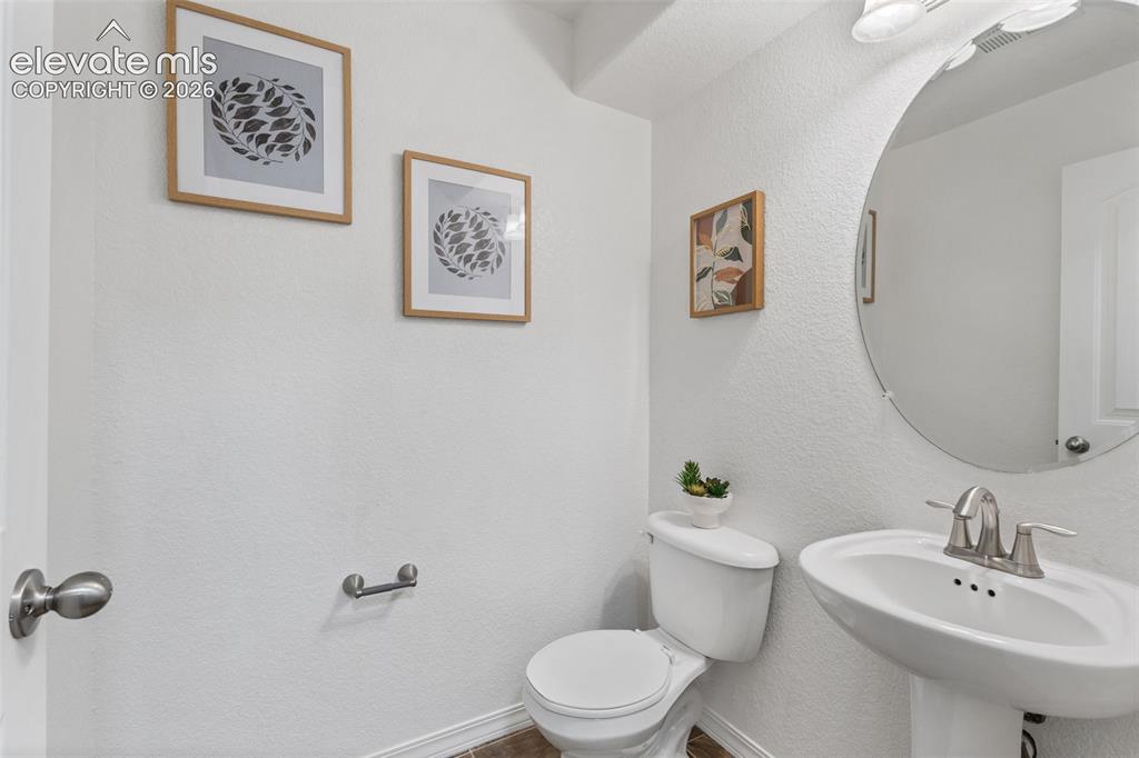 Image 11 of 49: Bathroom