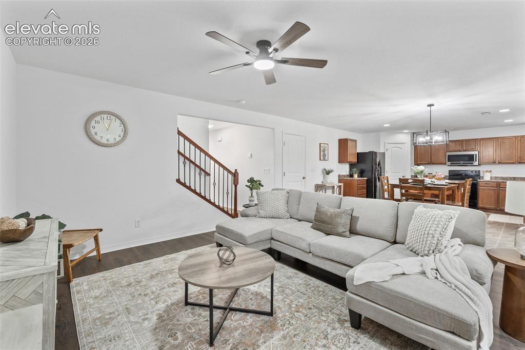 Image 16 of 49: Living Room