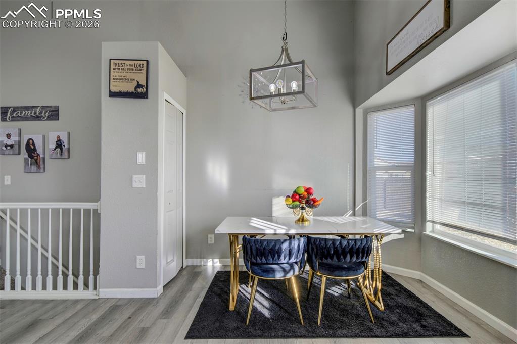 Image 6 of 18: Dining Area