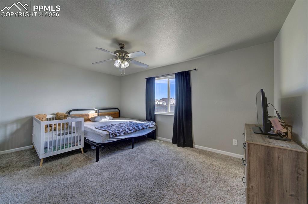 Image 8 of 18: Bedroom