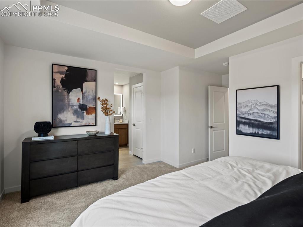 Image 16 of 30: Bedroom