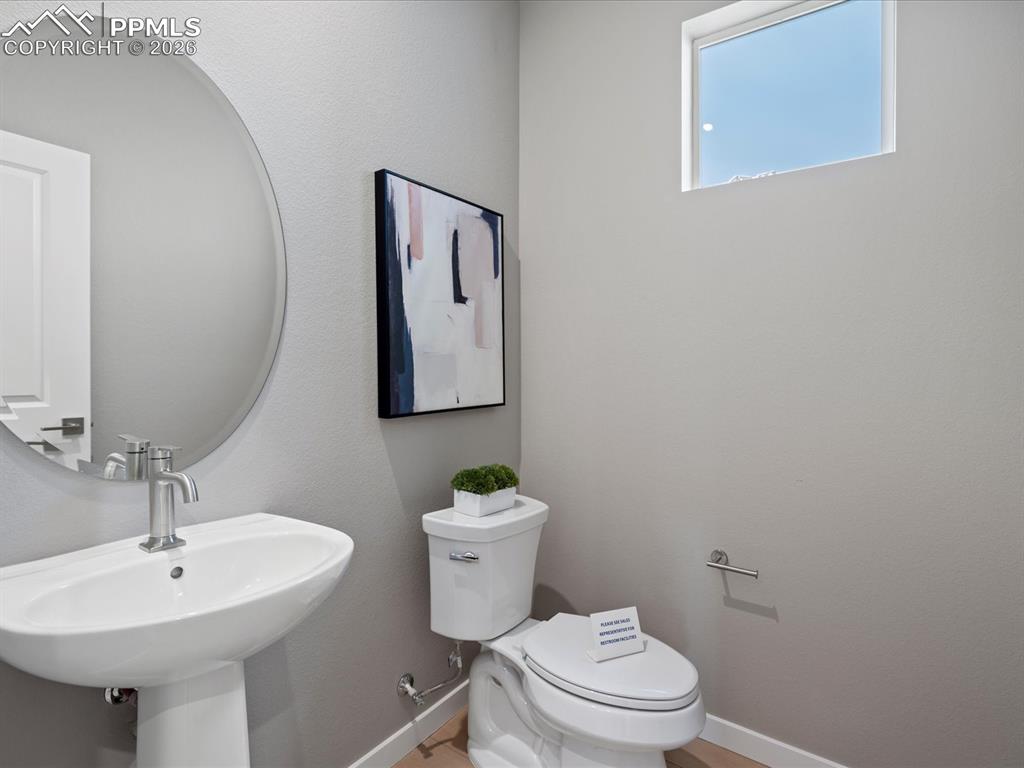 Image 26 of 30: Bathroom