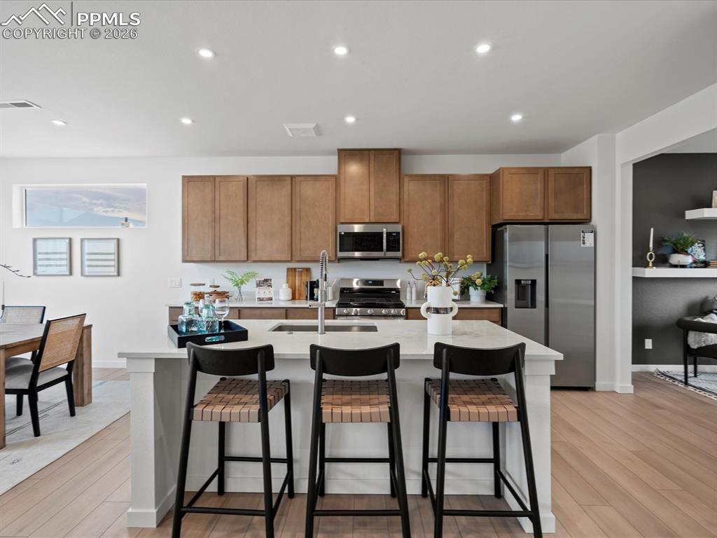 Image 4 of 30: Kitchen