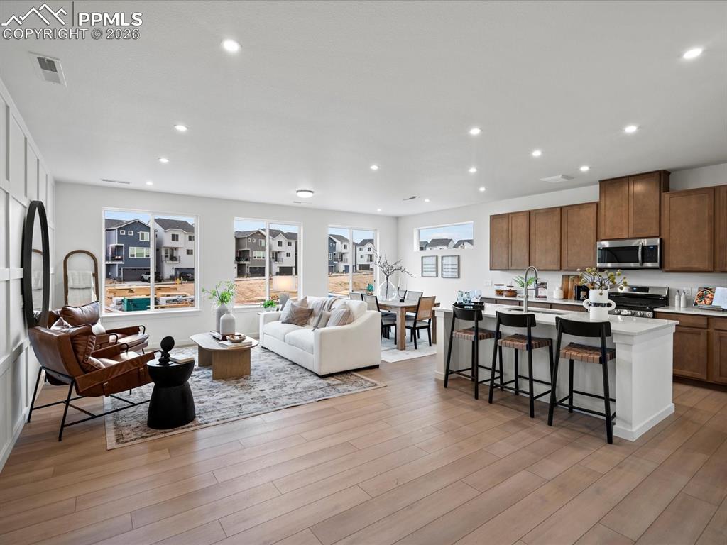 Image 5 of 30: Living Room