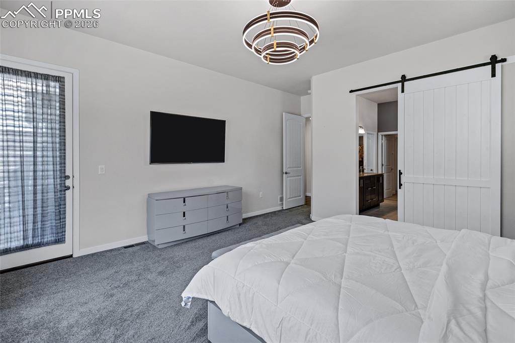 Image 23 of 50: Bedroom