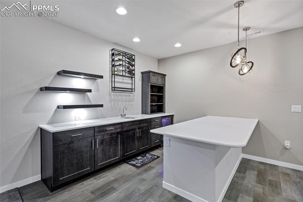 Image 32 of 50: Kitchen