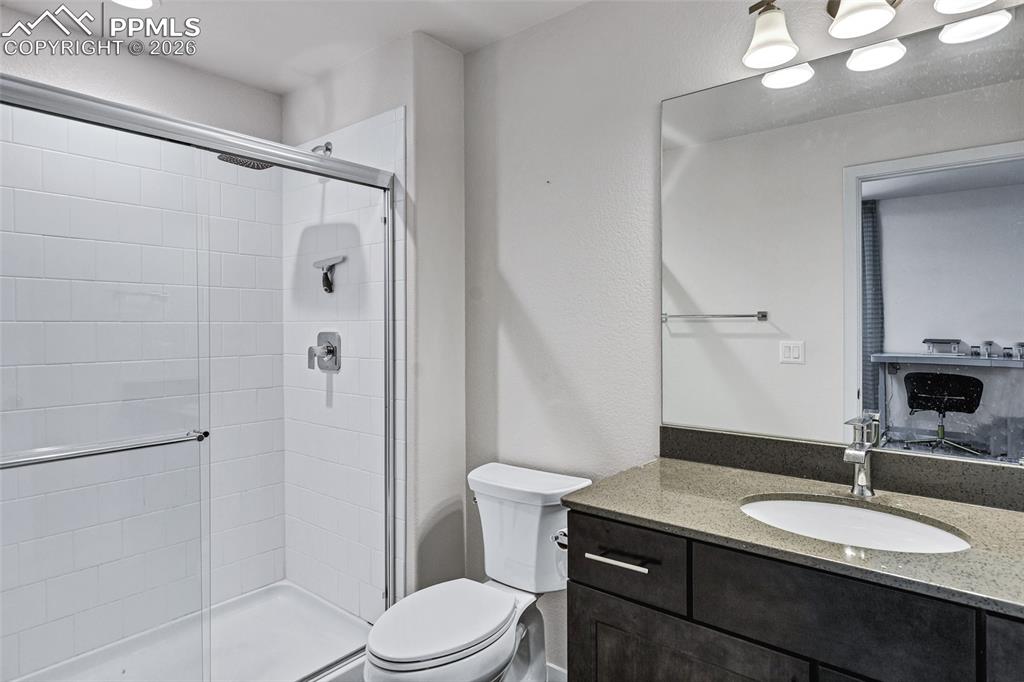 Image 37 of 50: Bathroom