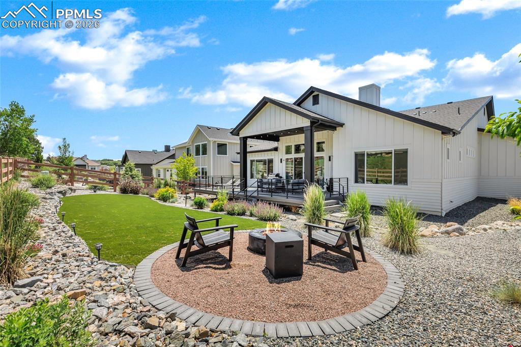 Image 41 of 50: Back of Structure