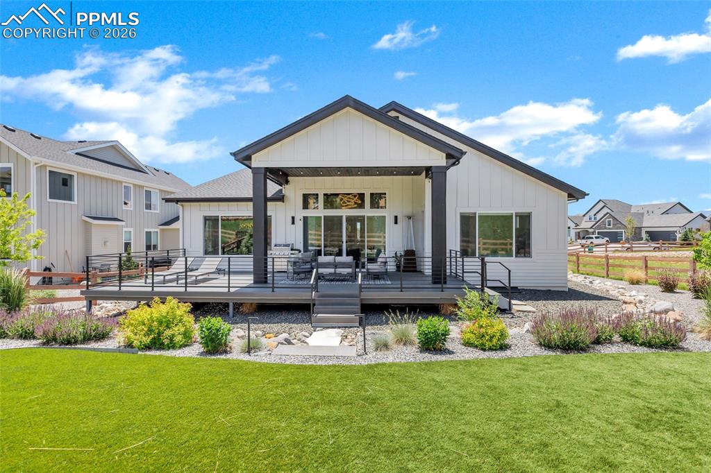 Image 42 of 50: Back of Structure