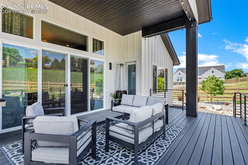 Image 45 of 50: Deck