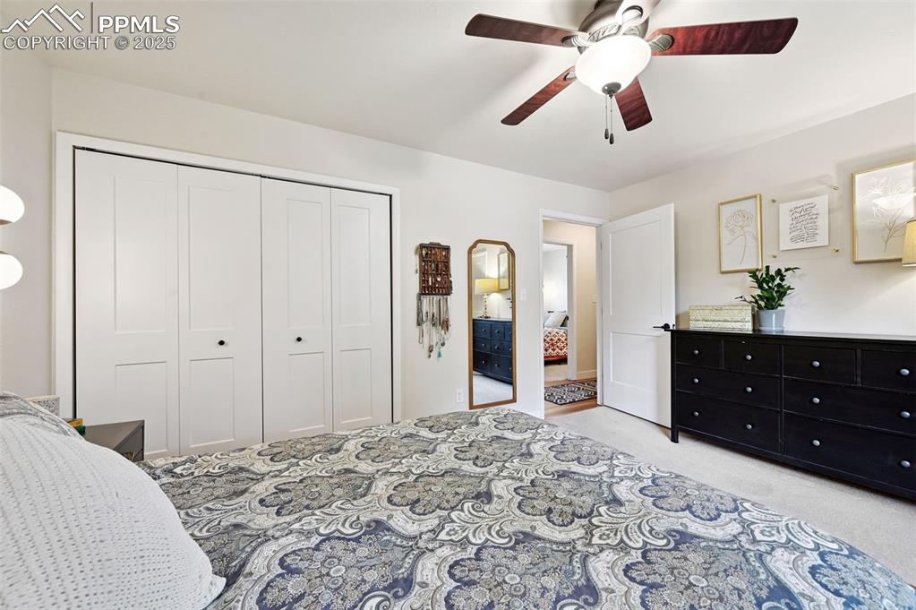 Image 23 of 40: Bedroom