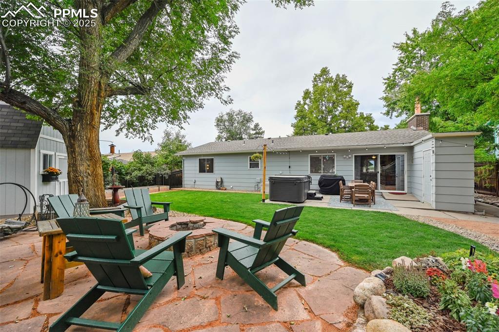 Image 33 of 40: Back of Structure