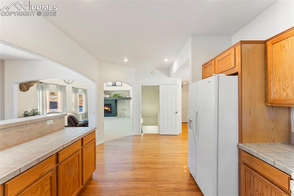 Image 13 of 50: Kitchen