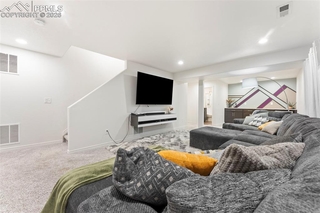 Image 3 of 50: Living Room