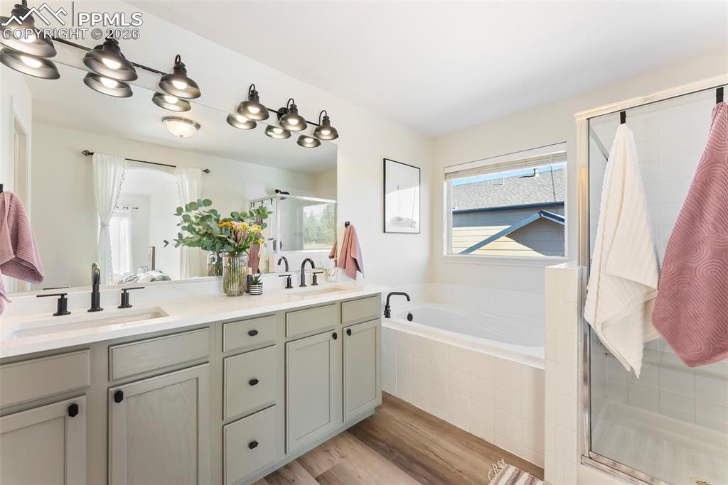 Image 4 of 50: Primary Bath