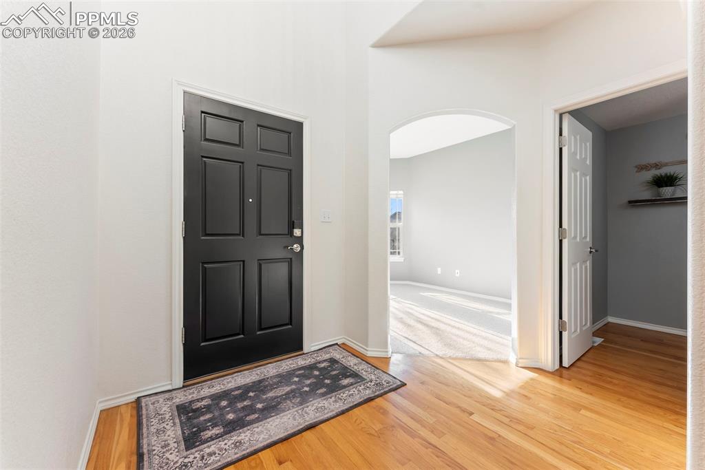 Image 9 of 50: Entry