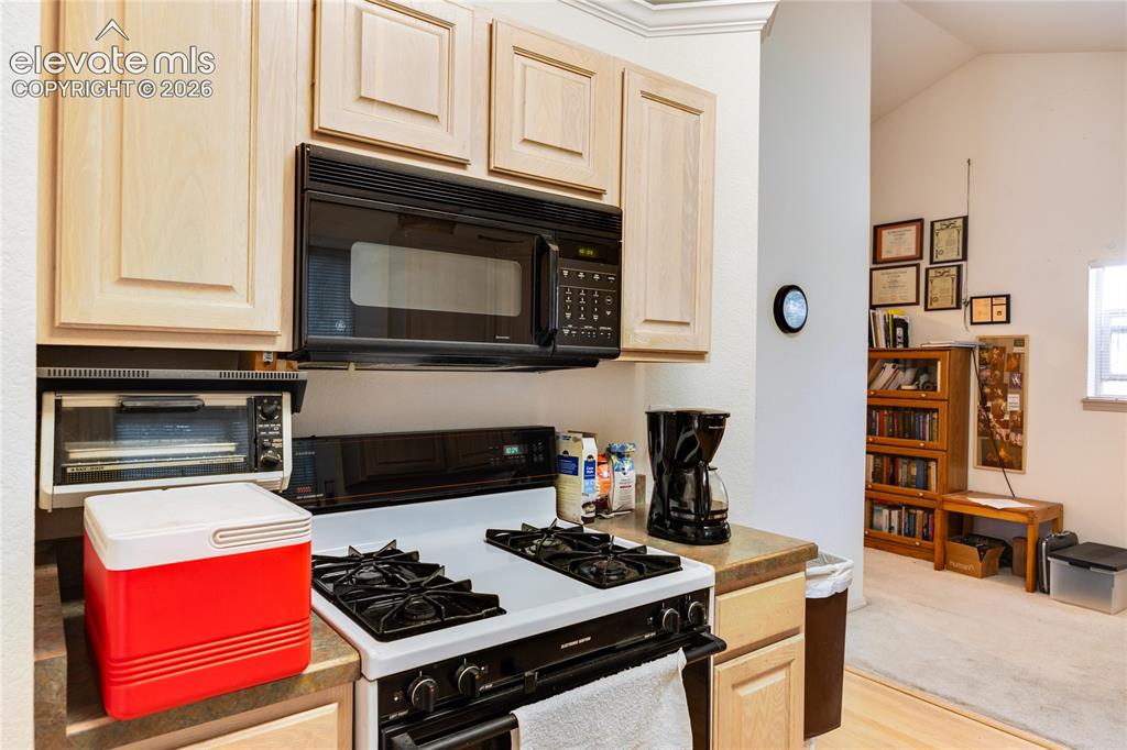 Image 10 of 26: Kitchen