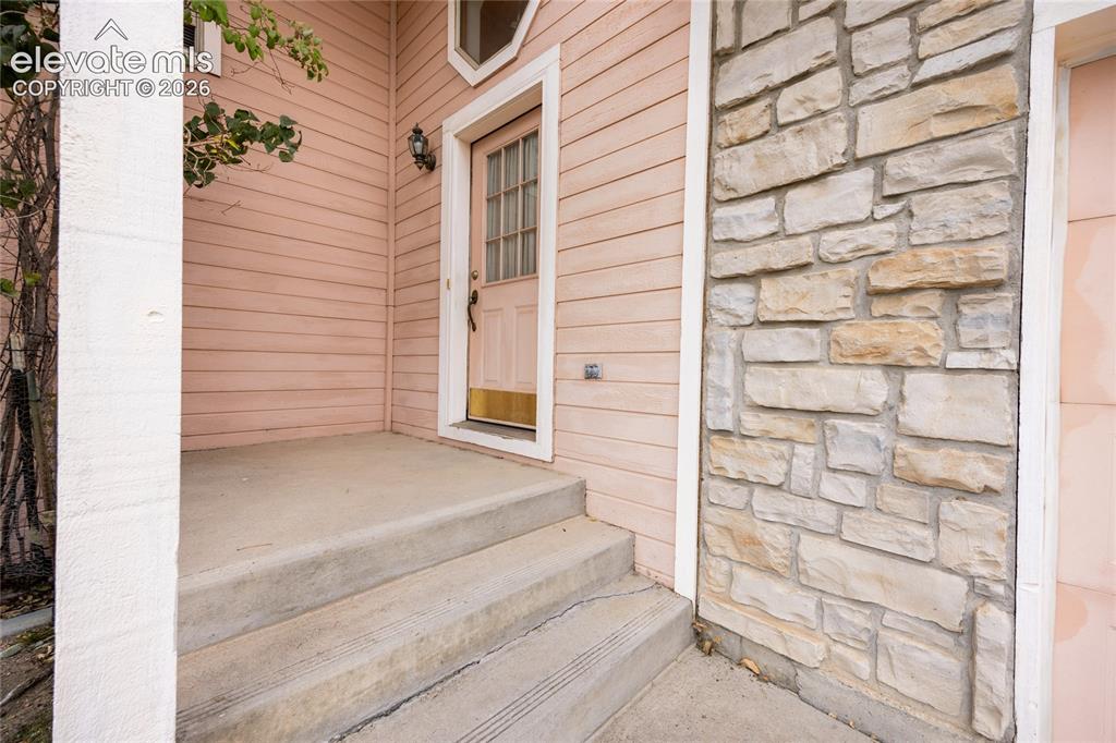 Image 3 of 26: Entry