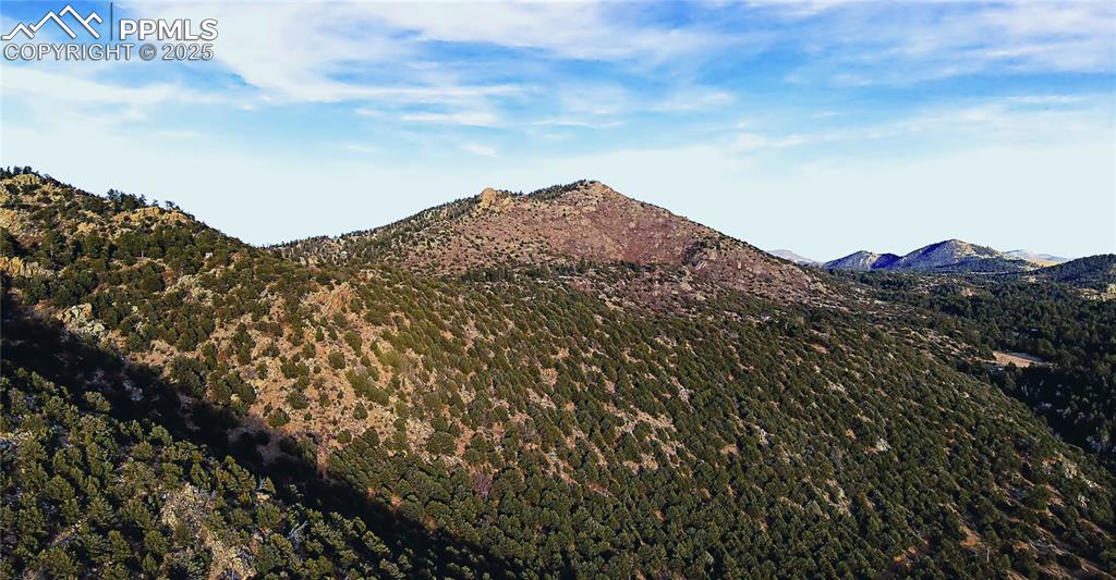 Image 12 of 16: Mountain view