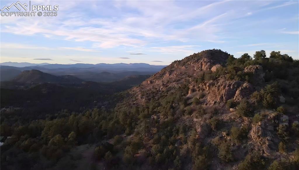 Image 14 of 16: Mountain view