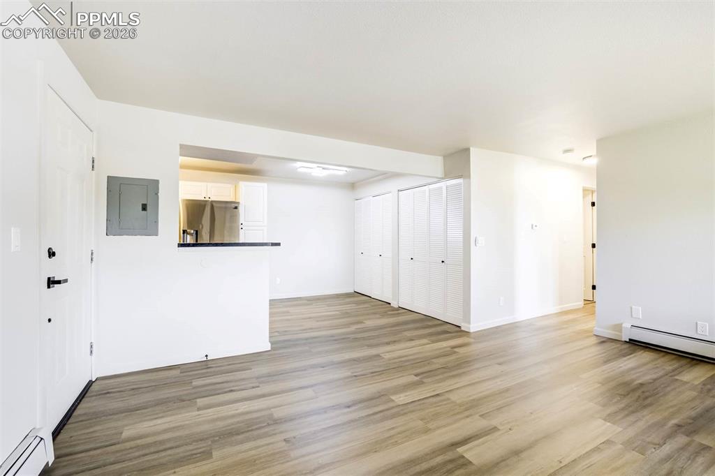 Image 10 of 50: Living Room