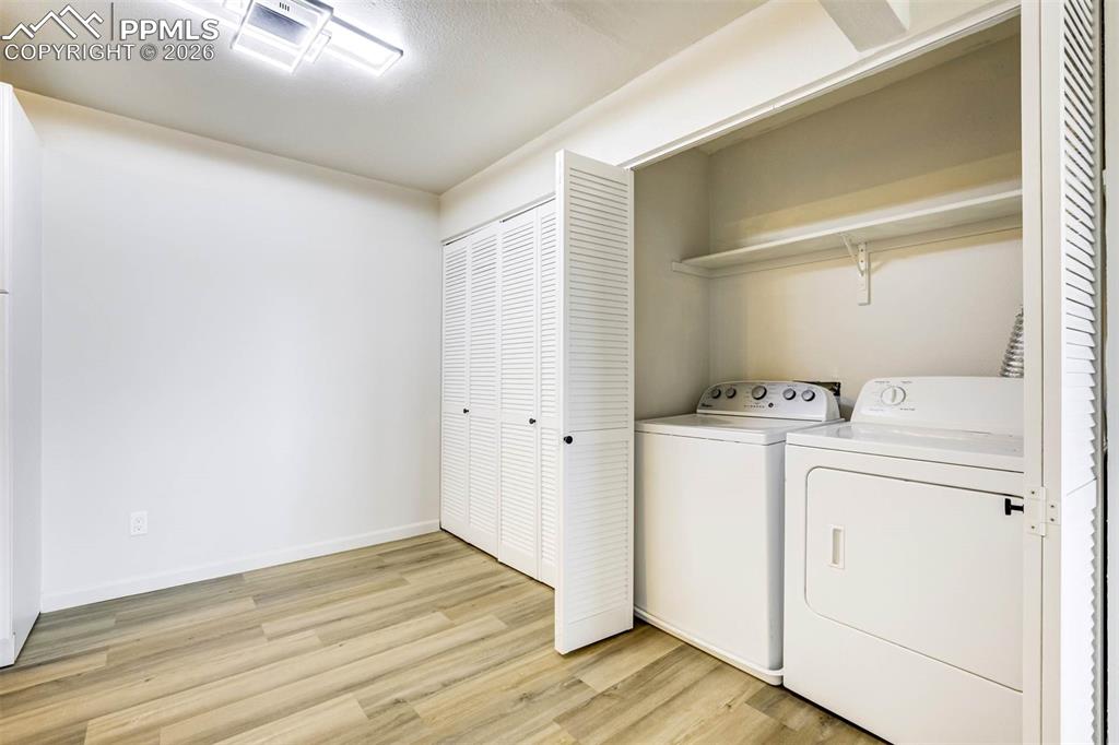 Image 14 of 50: Laundry