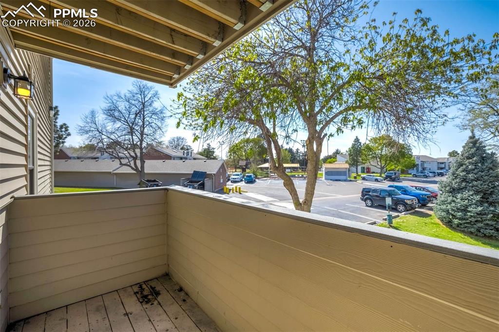 Image 21 of 50: Balcony