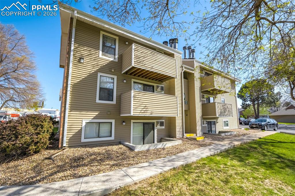 Image 34 of 50: Back of Structure