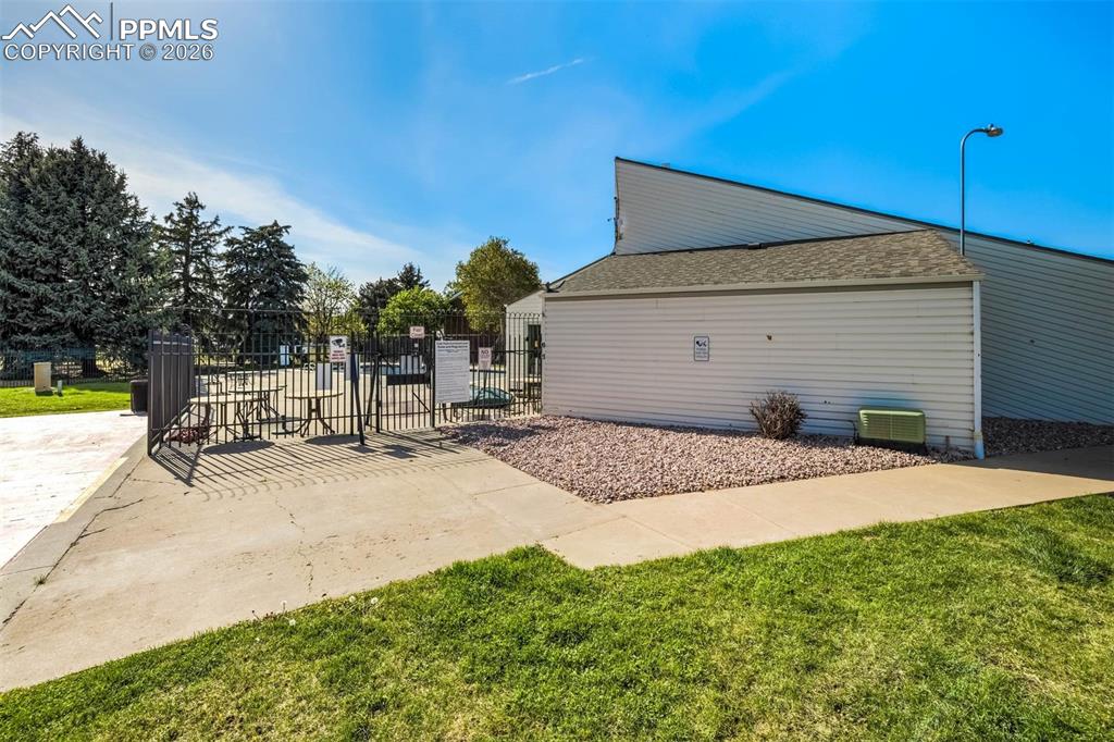 Image 48 of 50: Side of Structure