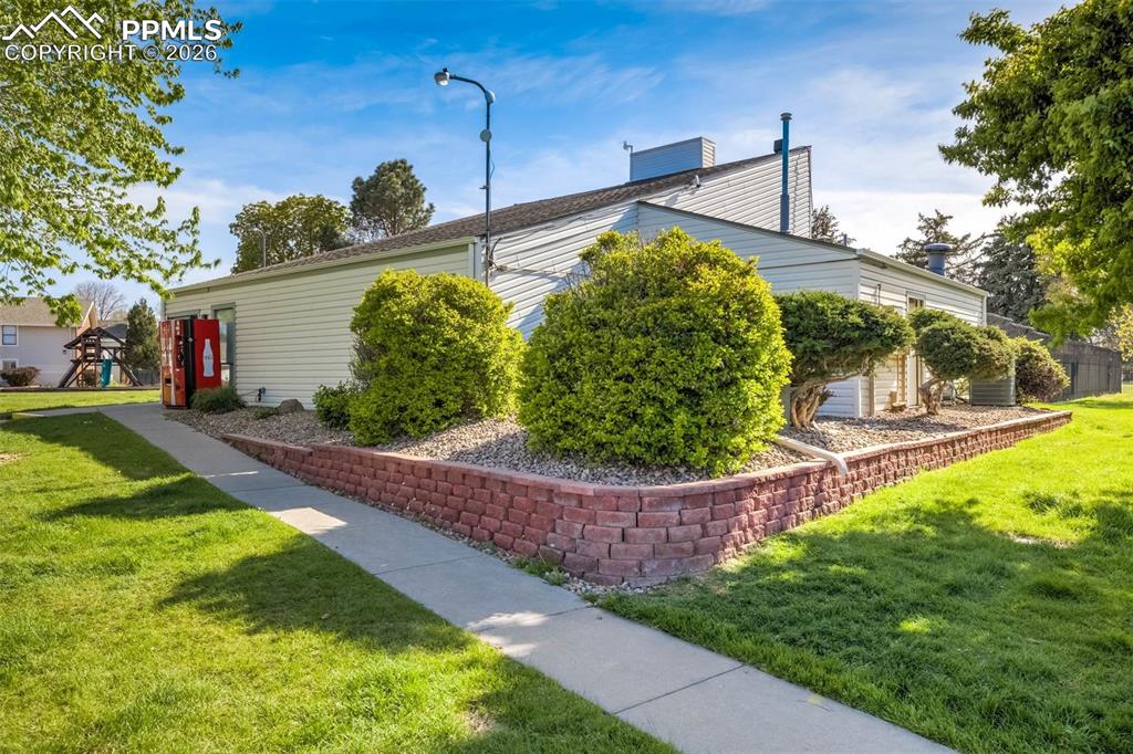 Image 50 of 50: Side of Structure