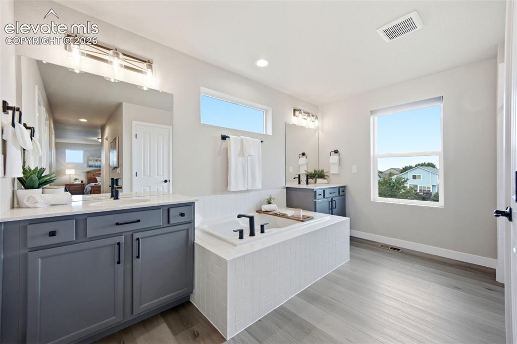Image 21 of 50: Primary En Suite Bathroom - upper