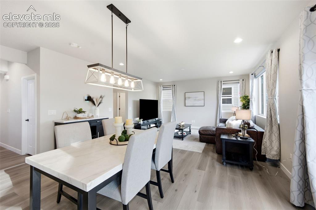 Image 9 of 50: Dining Area