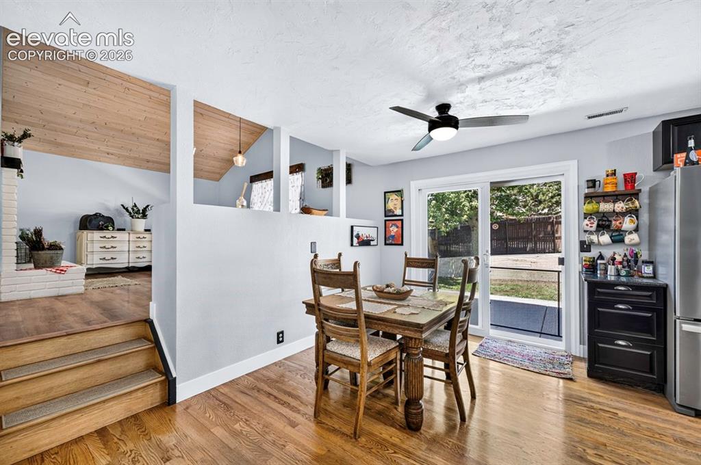 Image 8 of 31: Dining Area