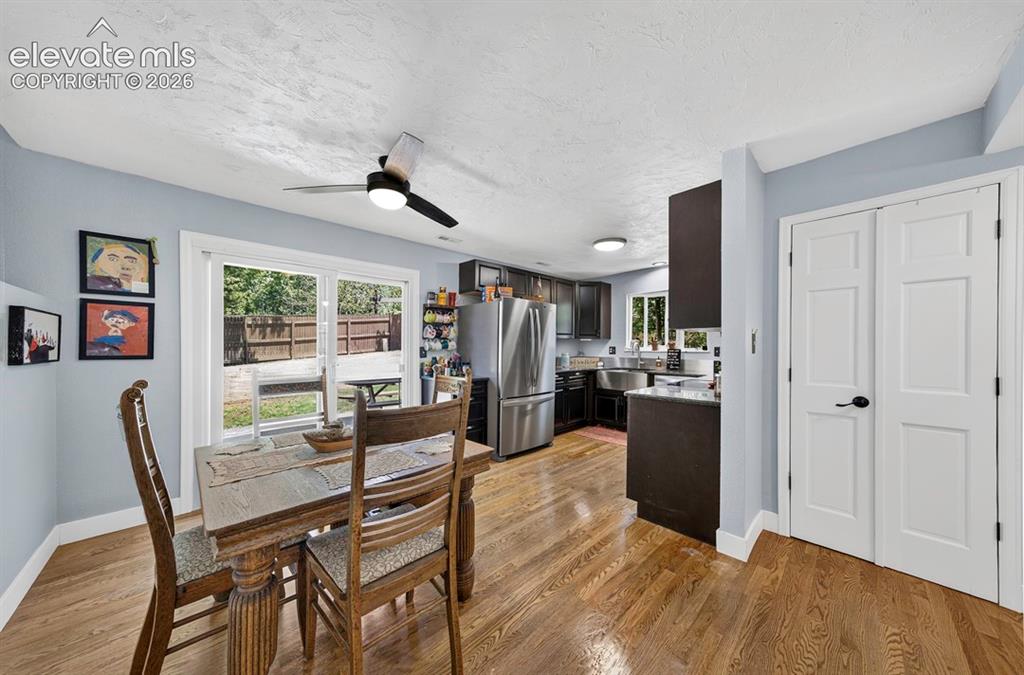 Image 9 of 31: Dining Area