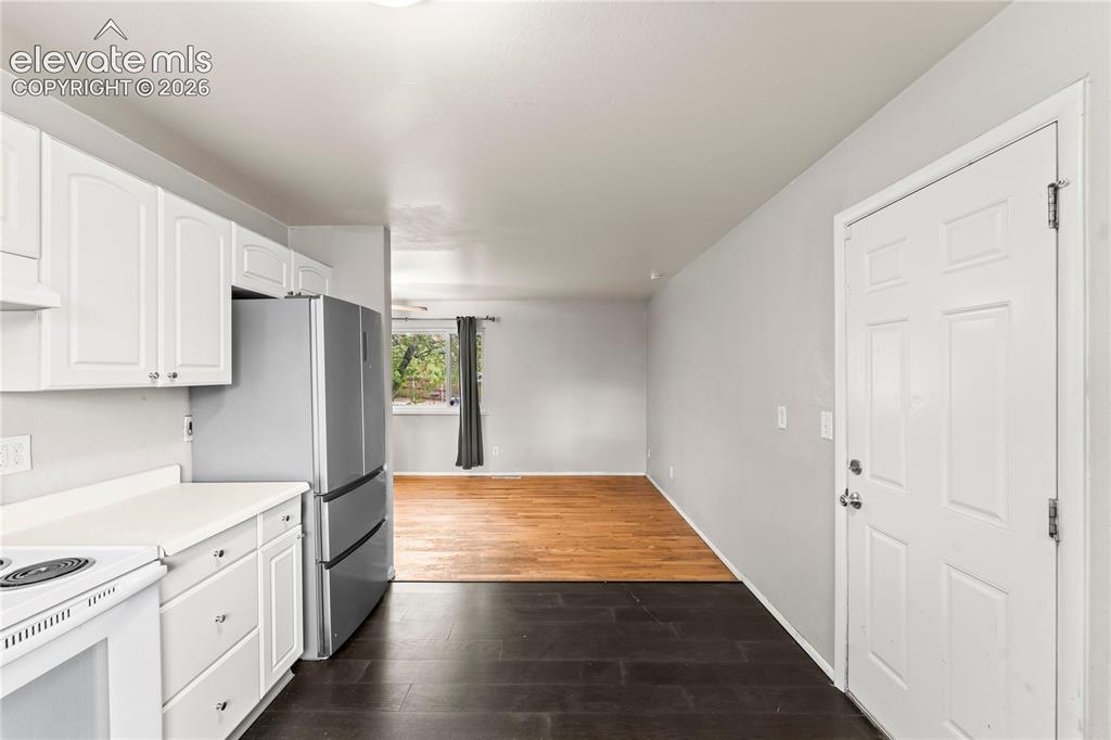 Image 9 of 22: Kitchen