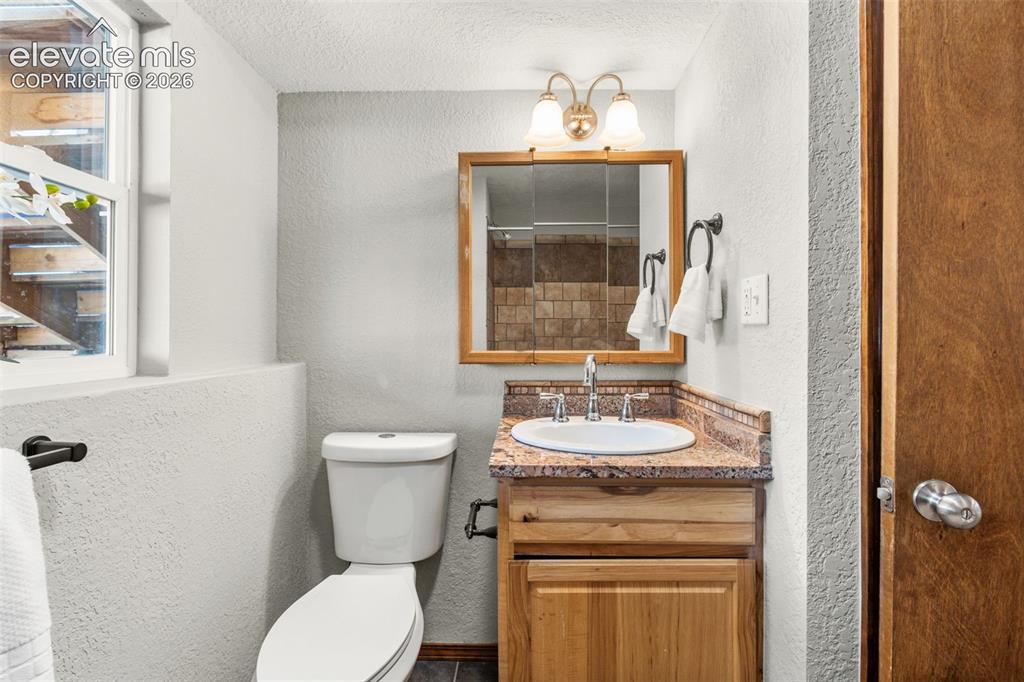 Image 29 of 40: Bathroom