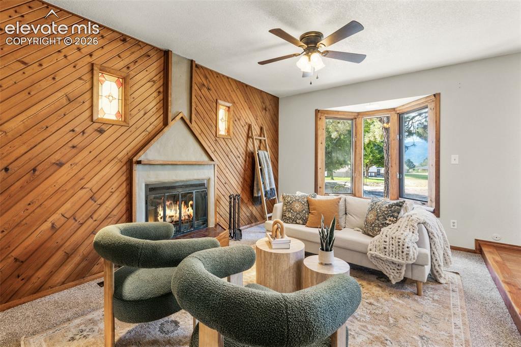 Image 6 of 40: Living Room