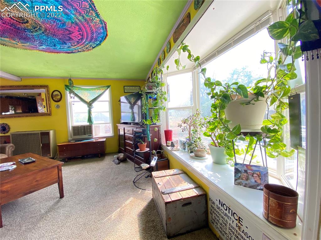Listing 1905584, Image 6 of 35
