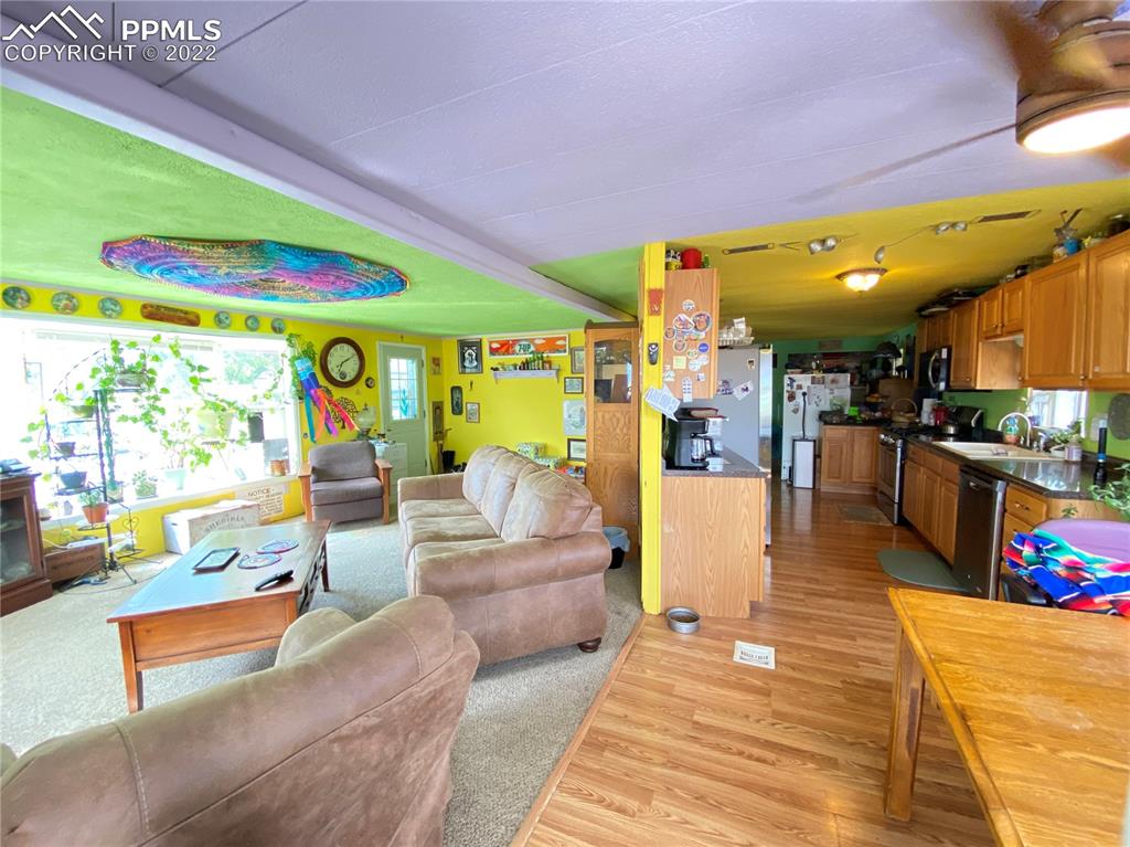 Listing 1905584, Image 8 of 35