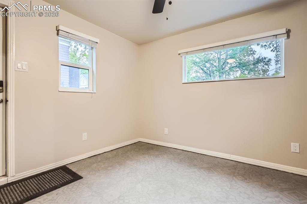 Image 17 of 28: Lower Unit Bedroom 2