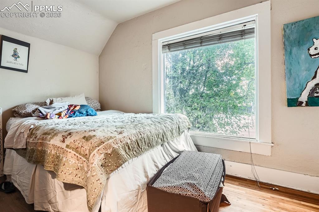 Image 19 of 28: Upper Unit Bedroom