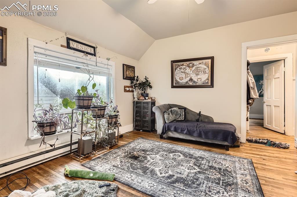 Image 21 of 28: Upper Unit Living Room