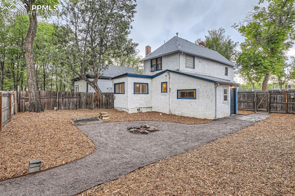 Image 27 of 28: Backyard