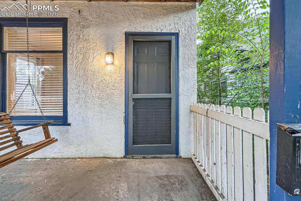 Image 3 of 28: Lower Unit Entrance