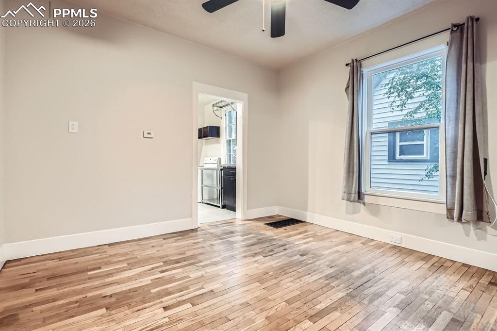 Image 7 of 28: Lower Unit Dining Room