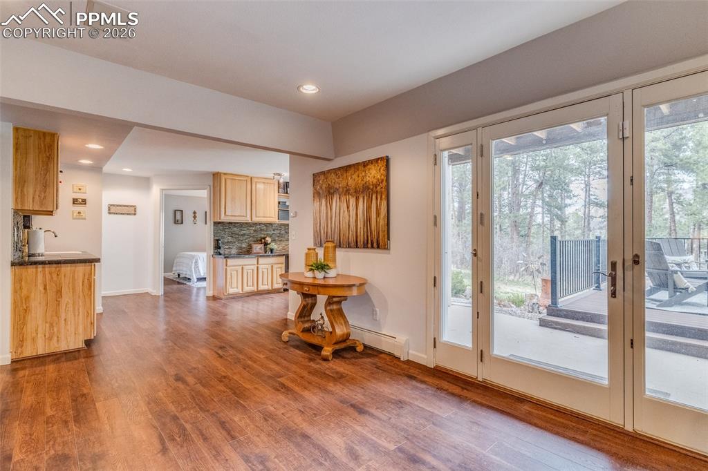 Image 39 of 50: Entry