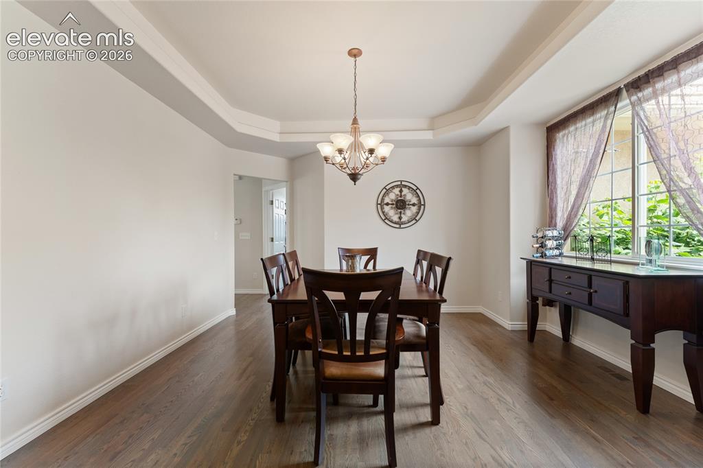 Image 12 of 48: Dining Area